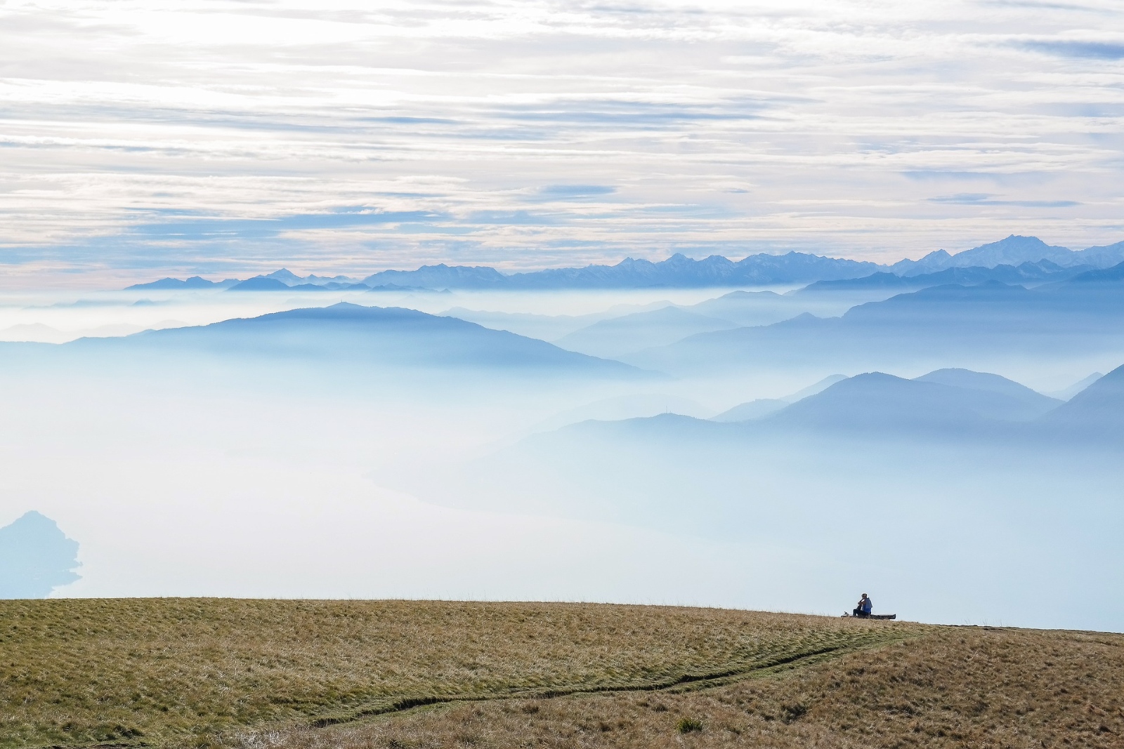 landschaft_berge_dunst_nebel_weite