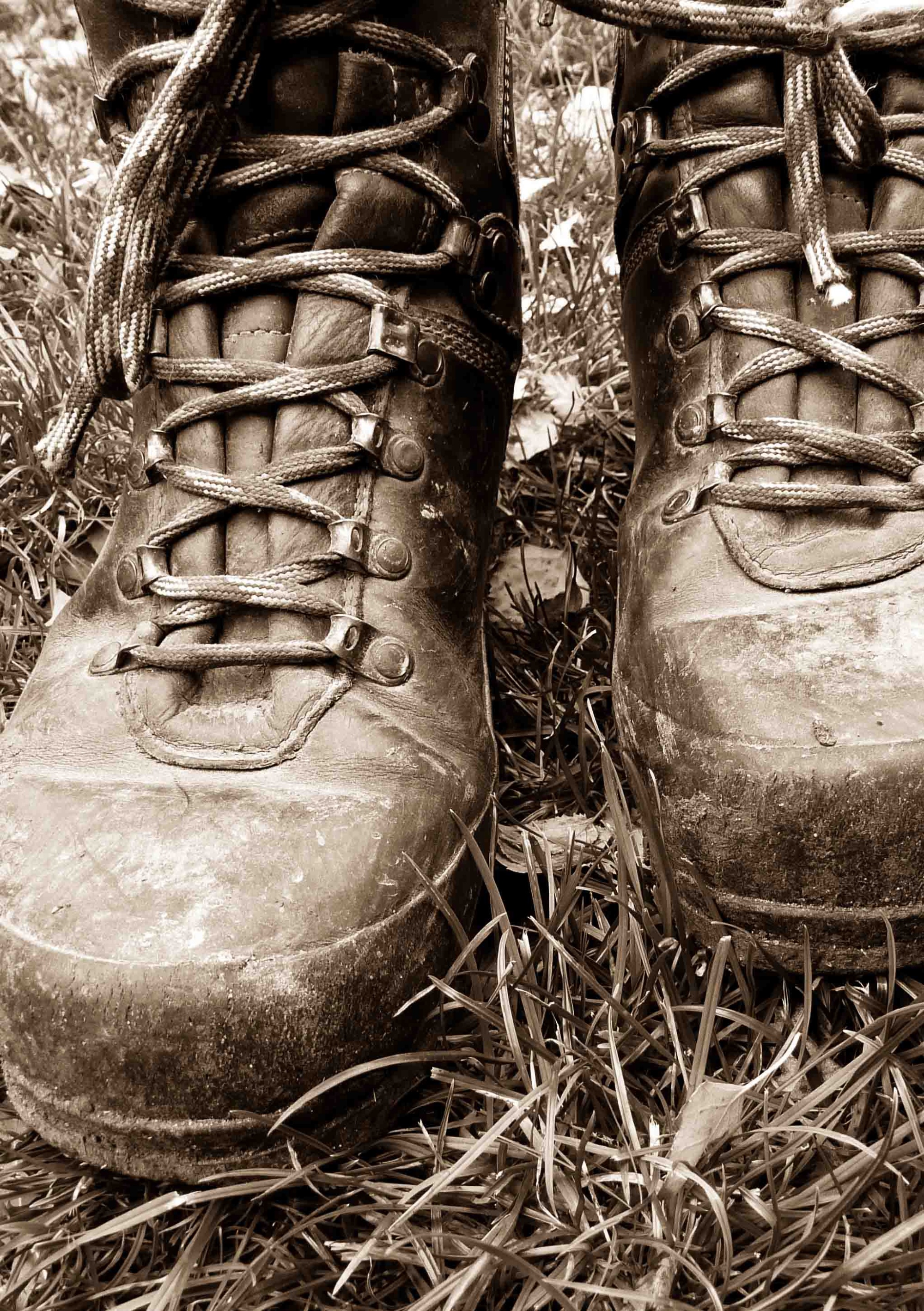 Männerwanderung_s-w