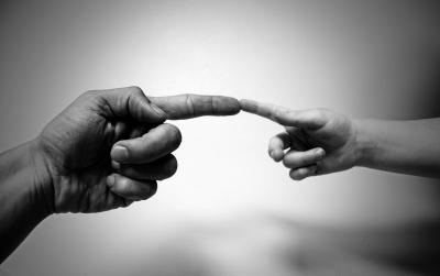 finger_erwachsener_kind